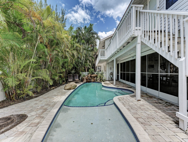 Three Bedroom Pool Duplex in Holmes Beach